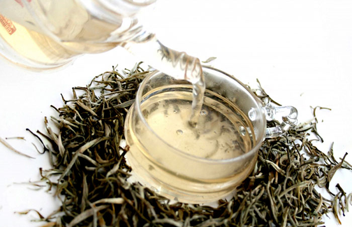 خواص چای سفید و تأثیر چای سفید بر لاغری خواص چای سفید و تأثیر چای سفید بر لاغری