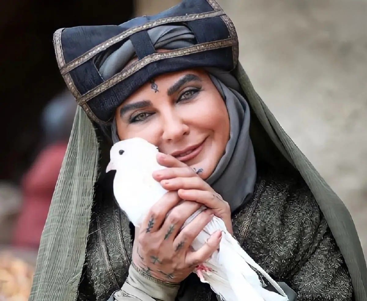 بیوگرافی لعیا زنگنه + ازدواج و عکس های همسرش + زندگی شخصی و هنری 10 علاقه نقاشی