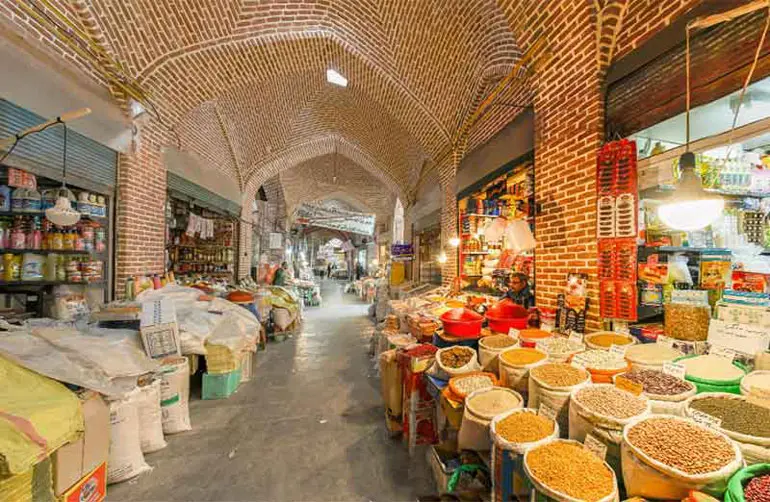 مکان های دیدنی ارومیه؛ از پیست اسکی تا بازار تاریخی، دریاچه ها و پارک ملی سه سو 5 بازار تاریخی ارومیه: یکی از شاهکارهای معماری ایرانی-آذری