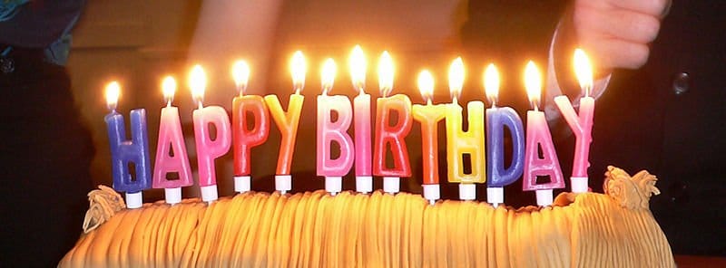 متن تبریک تولد دختر دایی + 20 جمله پرمحبت و صمیمانه تبریک تولد دختر دایی 3 800px Birthday candles