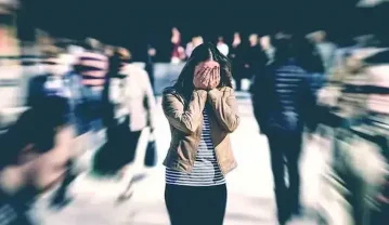 نشانه های حمله اضطرابی؛ انواع آن، علائم و درمان حملات اضطرابی ناگهانی نشانه های حمله اضطرابی
