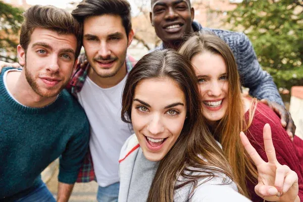 متن در مورد با هم خوش بودن؛ جملات خوشی و لذت بردن 4 متن در مورد با هم خوش بودن