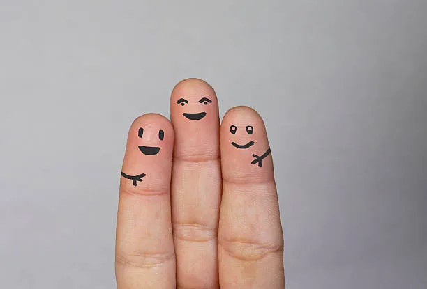 شعر طنز + مجموعه اشعار خنده دار و بامزه با موضوعات اجتماعی 6 istockphoto 453467837 612x612 1