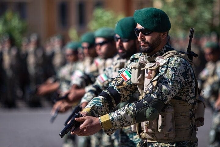 انشا درباره روز ارتش؛ 6 انشا با موضوع ارتش و 29 فروردین 3 انشا زیبا درباره روز ارتش