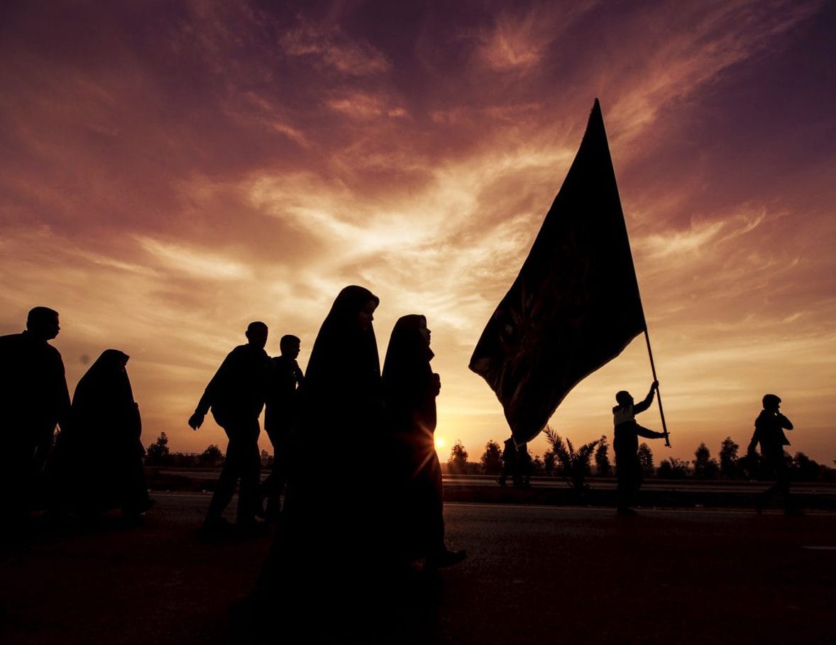 شعر اربعین حسینی ۱۴۰۳ با مجموعه اشعار احساسی درباره امام حسین 1 شعر اربعین حسینی با مجموعه اشعار احساسی درباره امام حسین