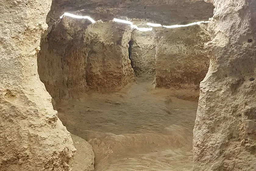 غار مغان
