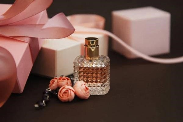 راهنمای خرید بهترین هدیه ها برای پارتنر با بودجه محدود
