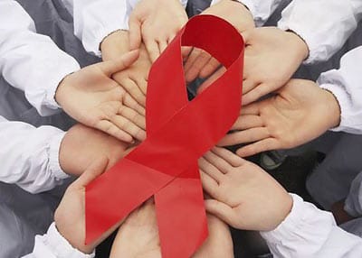 11 آذر روز جهانی ایدز؛ دلیل نامگذاری، آمار HIV و پیام روز ایدز 3 آثار مخرب ایدز بر جامعه