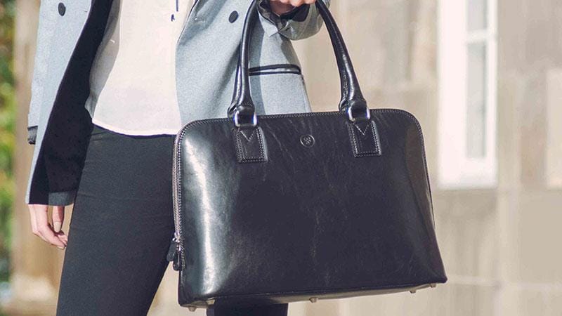 کیف های بزرگ برای مهمانی مناسب نیستند