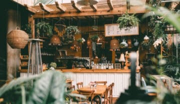 مدیریت فضای دکوراسیون کافه