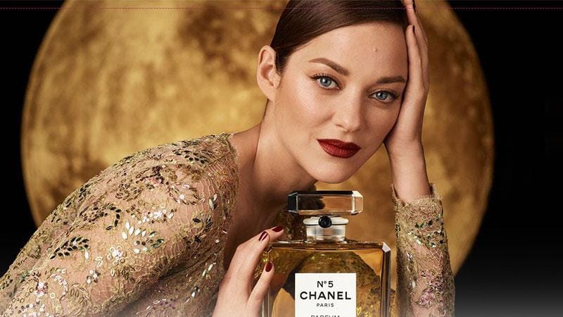 جاستین عاشق عطر پلی می باشد.