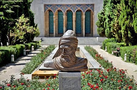 غزل شماره ۲۲ از غزلیات صائب تبریزی؛ رُتبهٔ بالِ پری باشد پَرِ تیرِ ترا 2 تفسیر این شعر