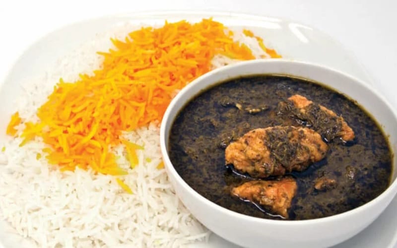 راهنمای پخت انواع غذا با ماهی؛ دستور پخت ۷ غذای خوشمزه 3 قلیه ماهی