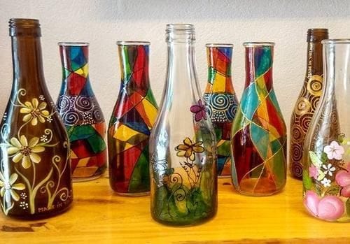 وسایل دکوری دست ساز که خودتان می توانید بسازید (تصاویر دکوری های زیبا) 4 بطری های شیشه ای رنگ شده و نورپردازی شده