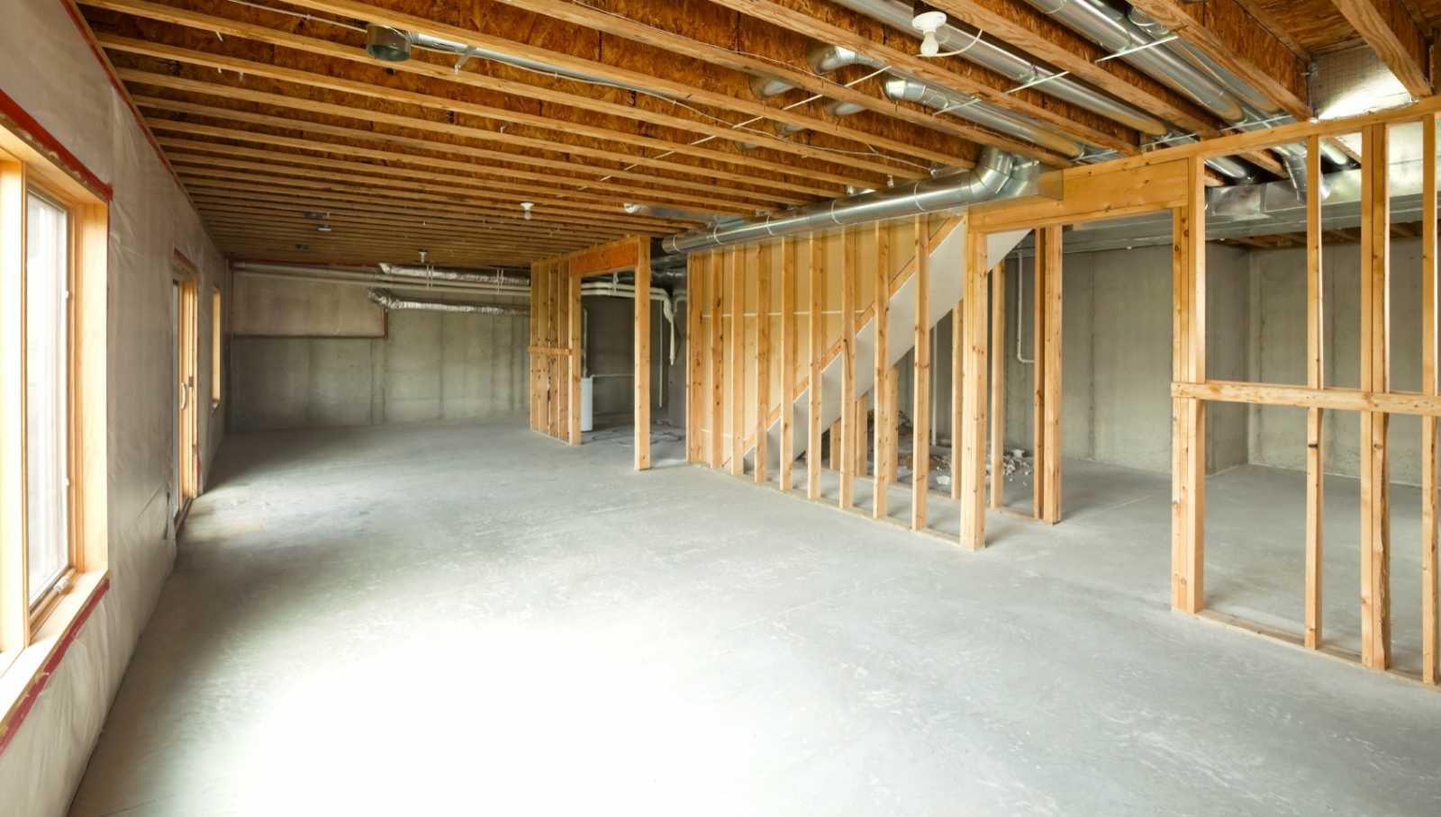 بازسازی زیرزمین؛ بودجه مورد نیاز، مراحل آماده سازی، عایق بندی، کفپوش و ... 8 Basement renovation 4