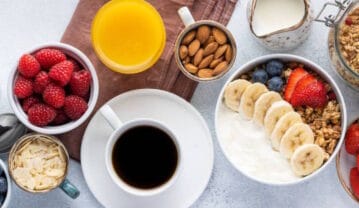 ۱۰ صبحانه مقوی و سریع برای شروع روز (پیشنهادهای خوشمزه و سالم) صبحانه مقوی