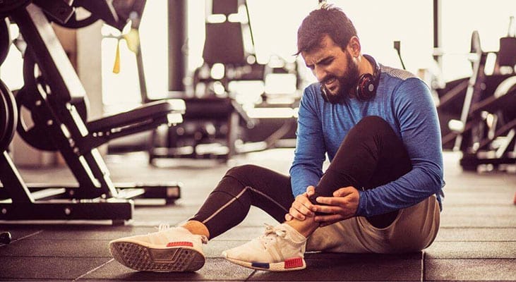 چگونه از آسیب های ورزشی جلوگیری کنیم؟ نکات پیشگیرانه و عوامل آسیب زا