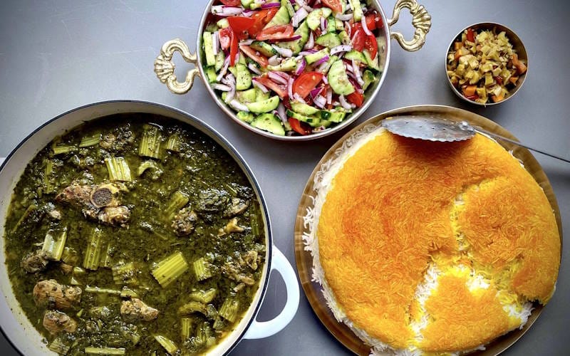 دستور تهیه انواع خورشت با گوشت قرمز (۶ خورش بی نظیر ایرانی) 5 خورش کرفس