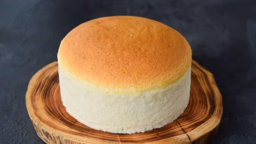 طرز تهیه چیز کیک ژاپنی با بافتی لطیف و پف دار خوشمزه 1 طرز تهیه چیز کیک ژاپنی با بافتی لطیف و پف دار خوشمزه