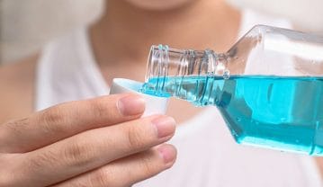 دهانشویه طبیعی و نحوه استفاده صحیح آن (انواع دهانشویه و روش تهیه) دهانشویه طبیعی