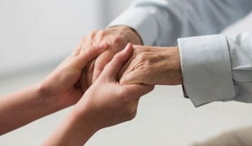 اهمیت استخدام پرستار سالمند حرفهای در دوران کهولت سن اهمیت استخدام پرستار سالمند حرفهای در دوران کهولت سن