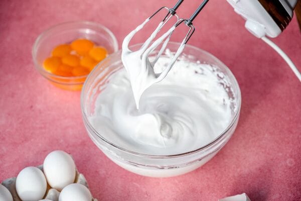 طرز تهیه چیز کیک ژاپنی با بافتی لطیف و پف دار خوشمزه