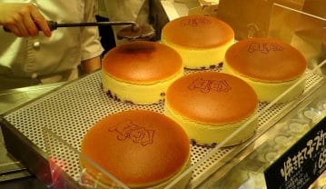 طرز تهیه چیز کیک ژاپنی با بافتی لطیف و پف دار خوشمزه چیز کیک ژاپنی