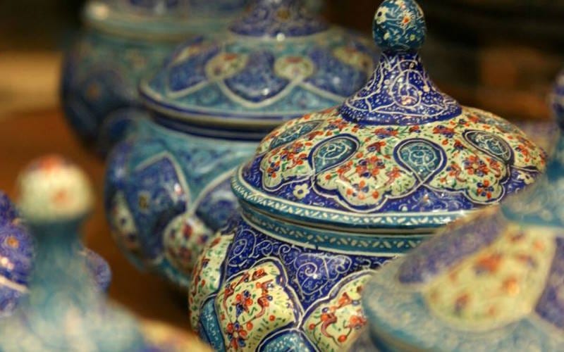 چطور از آثار هنری ایرانی در دکور استفاده کنیم؟ نحوه استفاده از المان های هنری 5 فلزکاری ایرانی