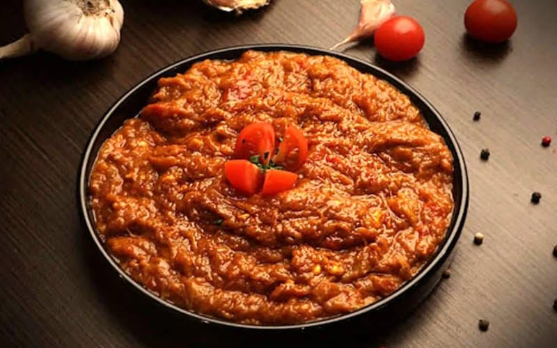طرز تهیه غذاهای گیاهی سنتی؛ ۷ غذای ایرانی از آش رشته تا اشکنه 3 میرزا قاسمی