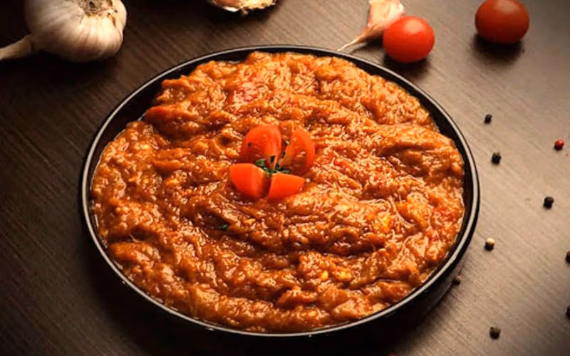 طرز تهیه غذاهای گیاهی سنتی؛ ۷ غذای ایرانی از آش رشته تا اشکنه 3 میرزا قاسمی