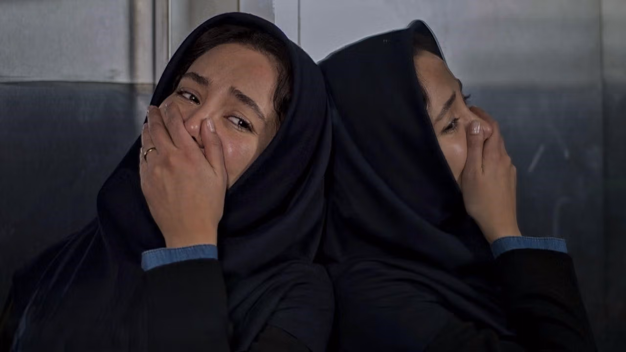 پریسا بهاره افشاری در پریسا