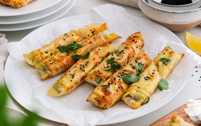 غذاهای محبوب ترکیه؛ از کوفته ترکی تا بورک و ایسکندر کباب 6 بورک (Börek)