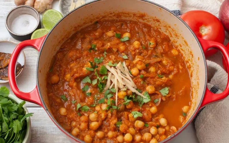 خورشت سبزیجات با نخود