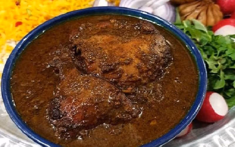 دستور کامل تهیه انواع غذاهای گیلانی؛ ۱۰ غذای بی نظیر از باقالاقاتق تا سیر قلیه 7 ماهی فسنجان