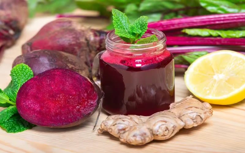 دستور تهیه نوشیدنی های انرژی زا و طبیعی خانگی (۷ نوشیدنی خانگی خوشمزه) 3 نوشیدنی چغندر و لیمو
