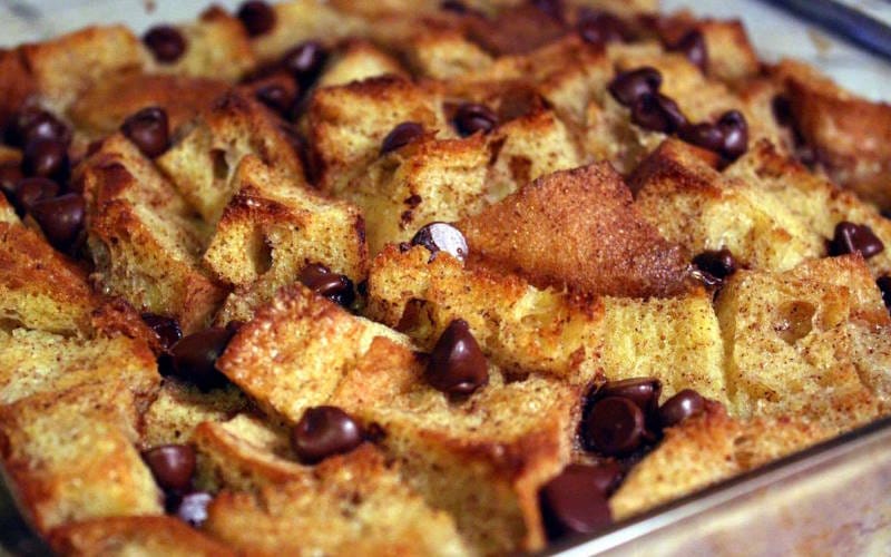 چگونه از دور ریختنی های آشپزخانه غذاهای سالم درست کنیم؟ طرز تهیه 6 خوراکی و غذا 3 پودینگ نان مانده