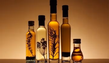 بهترین روغن های گیاهی برای سفید شدن پوست صورت (۷ روغن مفید) روغن های گیاهی برای سفید شدن پوست