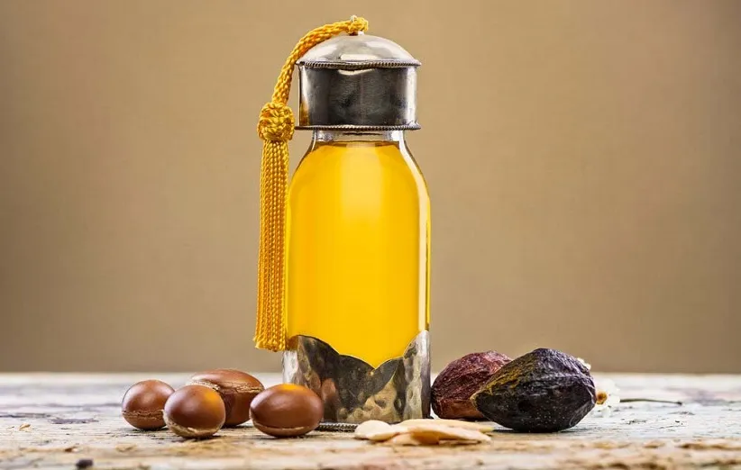 بهترین روغن های گیاهی برای سفید شدن پوست صورت (۷ روغن مفید)