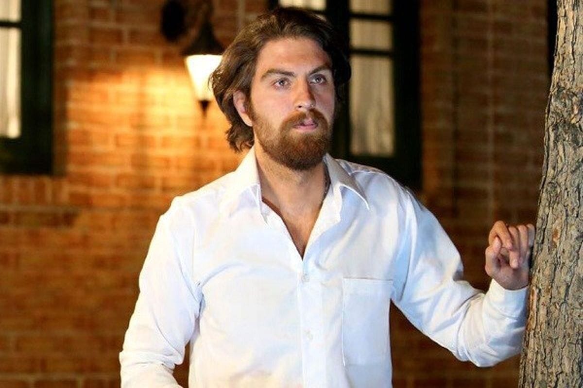بیوگرافی امیرحسین فتحی؛ از شهرت تا همسر، خانواده و بازیگری او 9 تاثیر و اهمیت امیرحسین فتحی