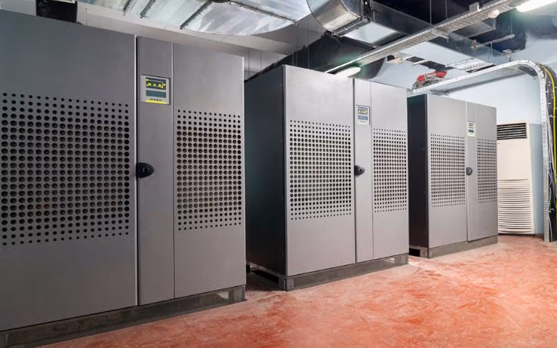 یو پی اس چیست؟ انتخاب و خرید انواع UPS برای ذخیره برق 1 UPS چیست؟