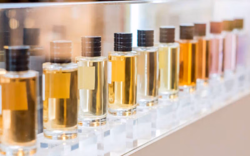 عطرسازی چیست؟ نقشه راه ساخت عطر؛ چطور عطر بسازیم؟ 2 اصول اصلی و روش های عطرسازی