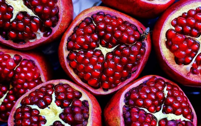 بهترین میوه ها برای درمان و پیشگیری سرماخوردگی (لیست میوه های مفید) 4 انار