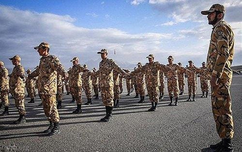 تعبیر خواب دیدن ارتش؛ معنی دیدن سرباز، ارتش، جنگ و نظامی 3 تعبیر خواب دیدن ارتش؛ معنی دیدن سرباز، ارتش، جنگ و نظامی
