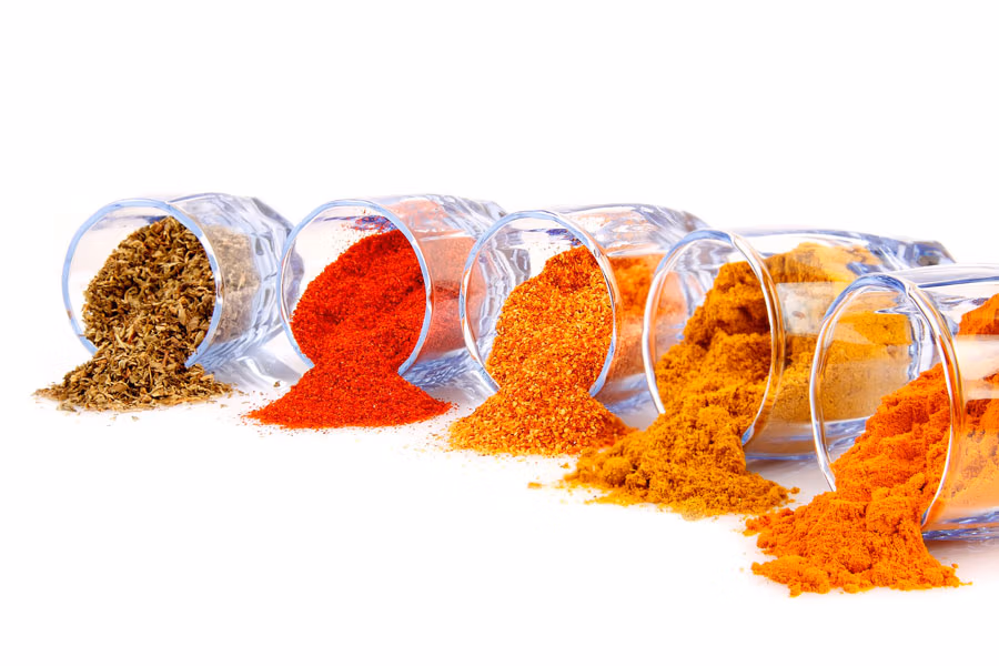 تعبیر خواب ادویه؛ تعابیر خوردن، ادویه های مختلف و ادویه در غذا 2 تعبیر خواب ادویه؛ تعابیر خوردن، ادویه های مختلف و ادویه در غذا