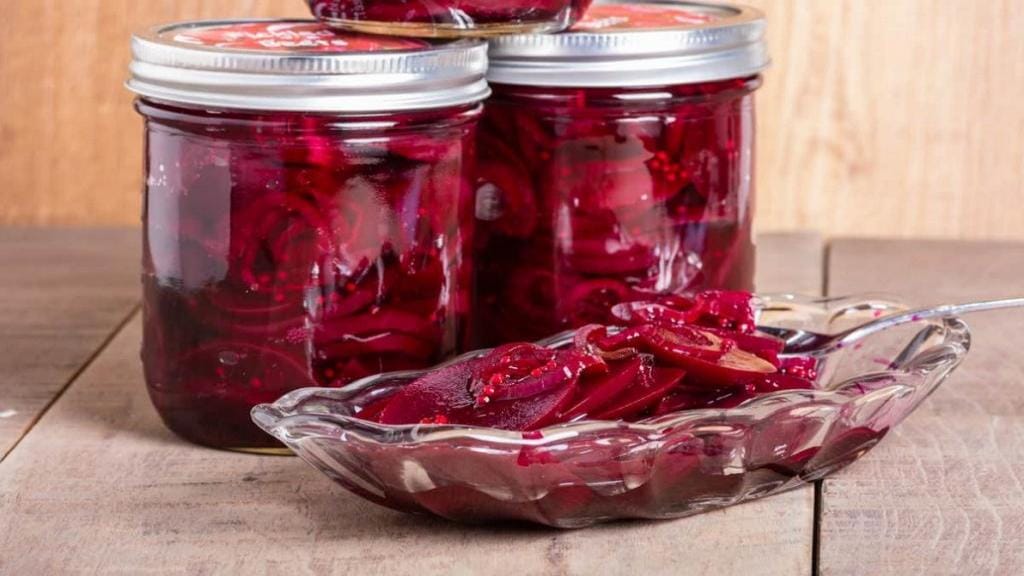طرز تهیه ترشی لبو؛ نکات طلایی خوشمزه شدن ترشی و انواع ترشی لبو