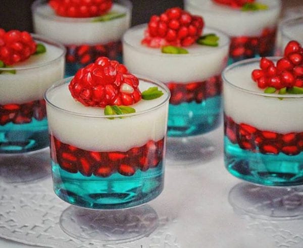۱۲ مدل تزیین ژله شب یلدا؛ تصاویر ایده های جذاب تزین ژله با انواع میوه 2 ۱۲ مدل تزیین ژله شب یلدا؛ تصاویر ایده های جذاب تزین ژله با انواع میوه