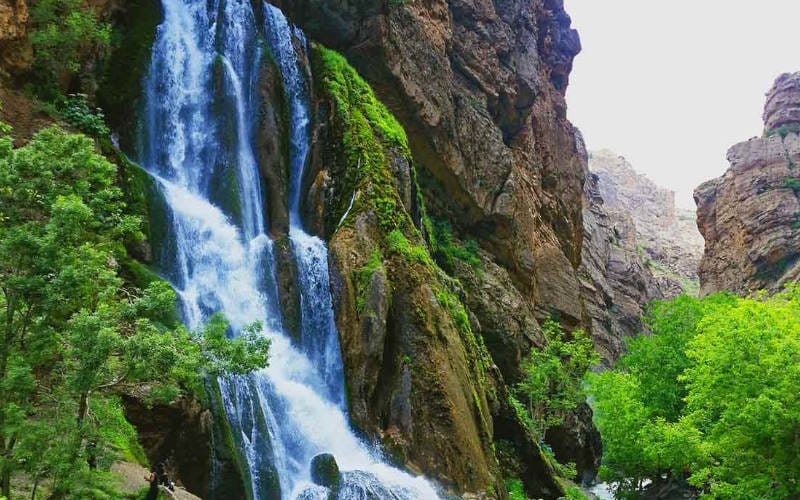 آبشار آب سفید الیگودرز