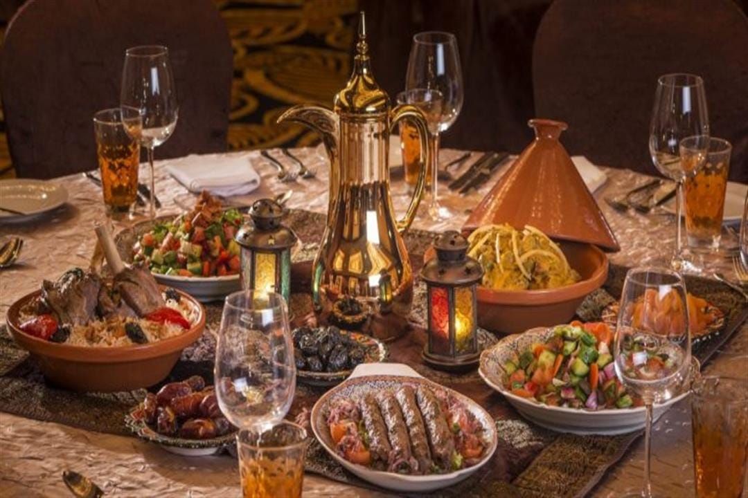 تعبیر خواب سفره؛ تعابیر خواب غذا در سفره، سفره تمیز، سفید و ... 5 تعبیر خواب سفره؛ تعابیر خواب غذا در سفره، سفره تمیز، سفید و ...
