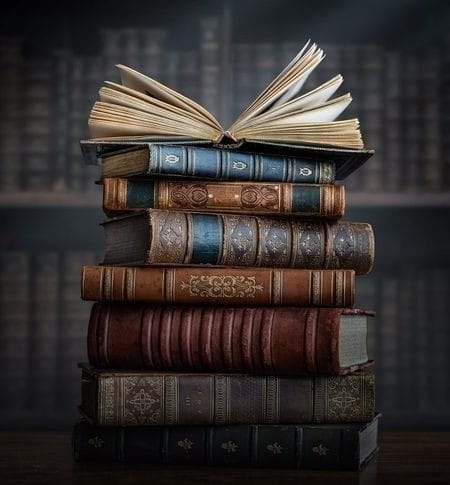 انشا جانشین سازی کتاب 📚؛ ۸ انشا کوتاه جدید با مقدمه، بدنه و نتیجه گیری 2 انشا در مورد جانشین سازی کتاب
