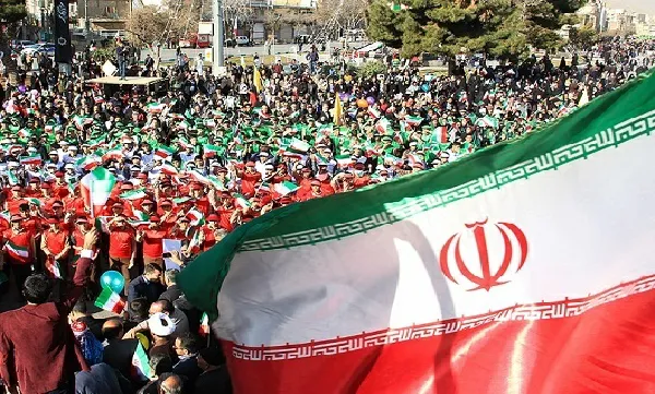 انشا در مورد پیروزی انقلاب اسلامی پایه هشتم